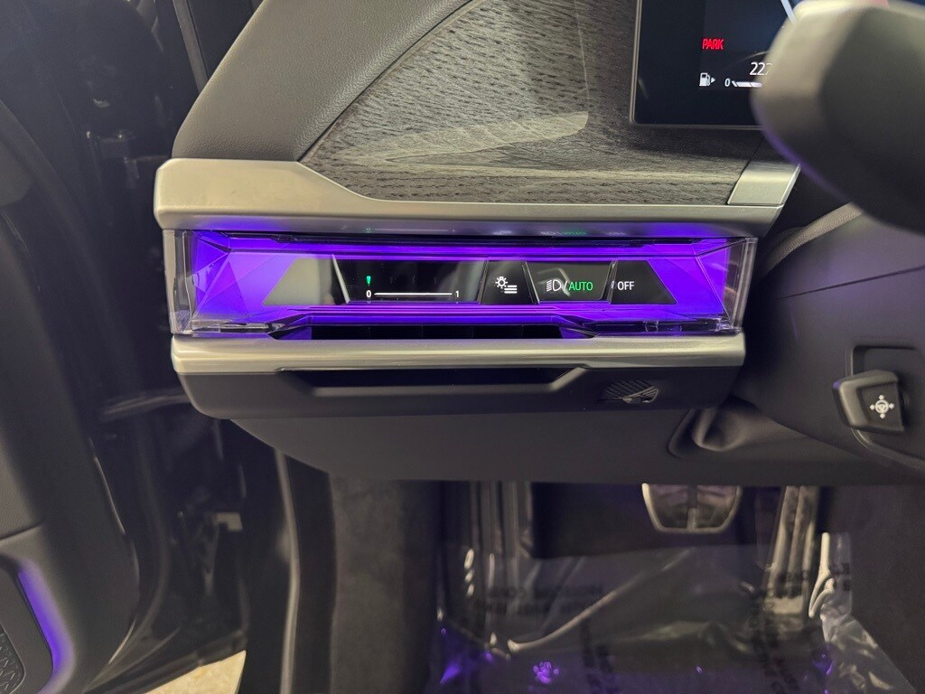 2025 BMW 740I - Image 19