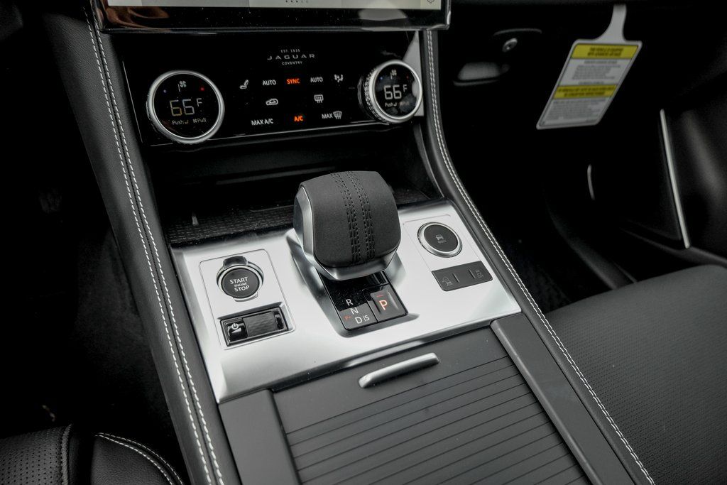 2026 Jaguar F-Pace R-Dynamic S - Photo 15