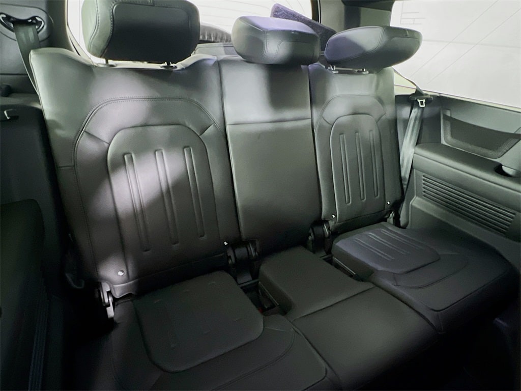 2024 LAND ROVER DEFENDER - Image 28