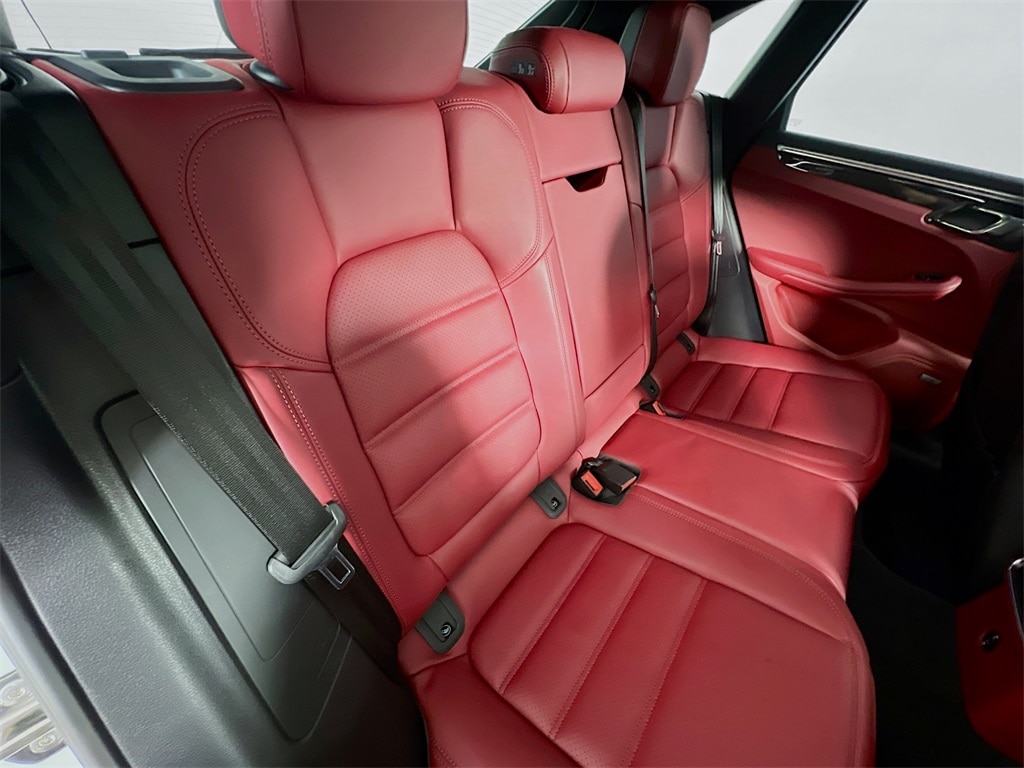 2022 PORSCHE MACAN - Image 29