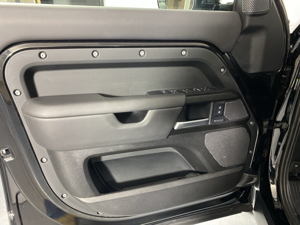 2023 LAND ROVER DEFENDER - Image 28