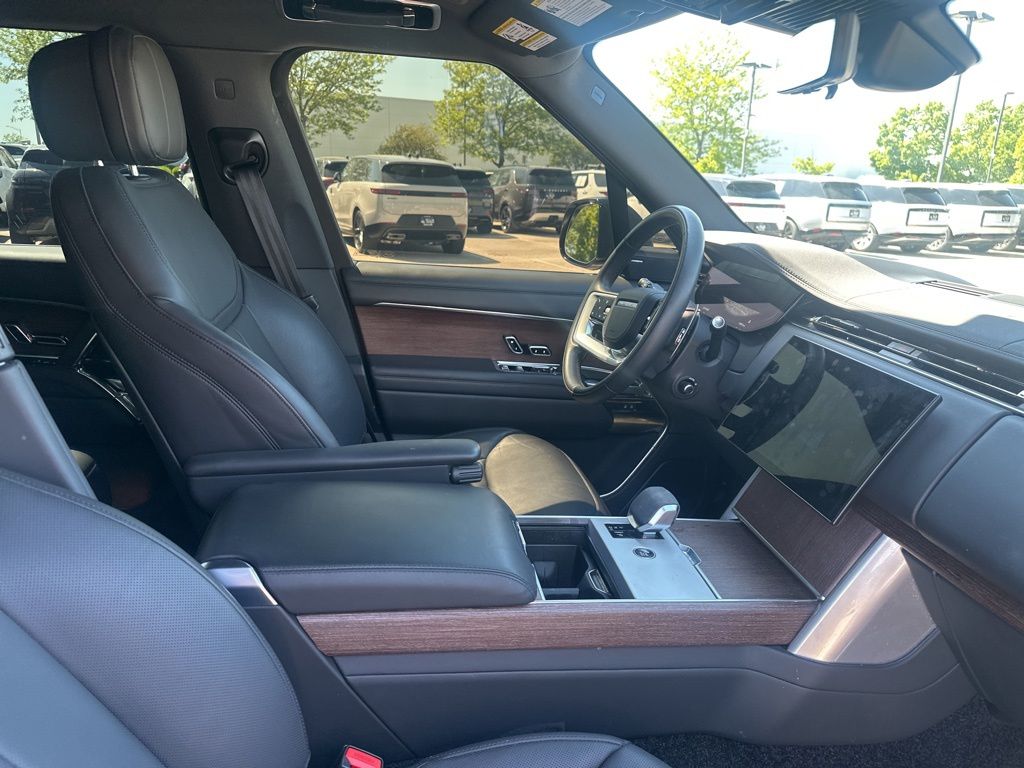 2024 Land Rover Range Rover SE - Photo 8
