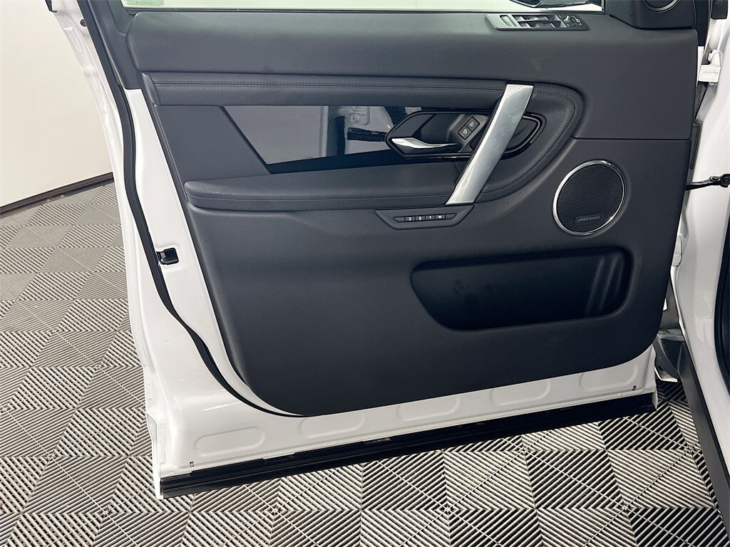 2024 LAND ROVER DISCOVERY SPORT - Image 18