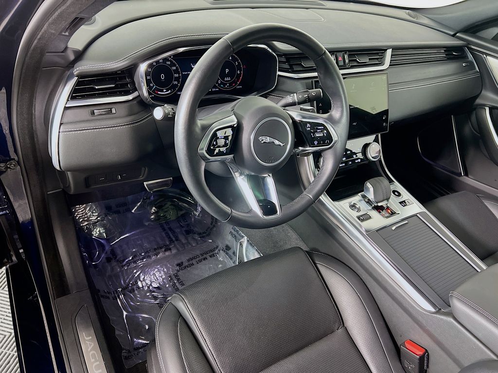 2024 Jaguar XF R-Dynamic SE - Photo 9