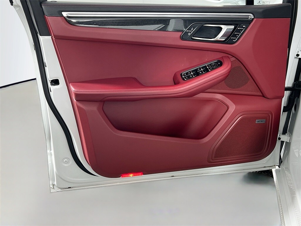 2022 PORSCHE MACAN - Image 18