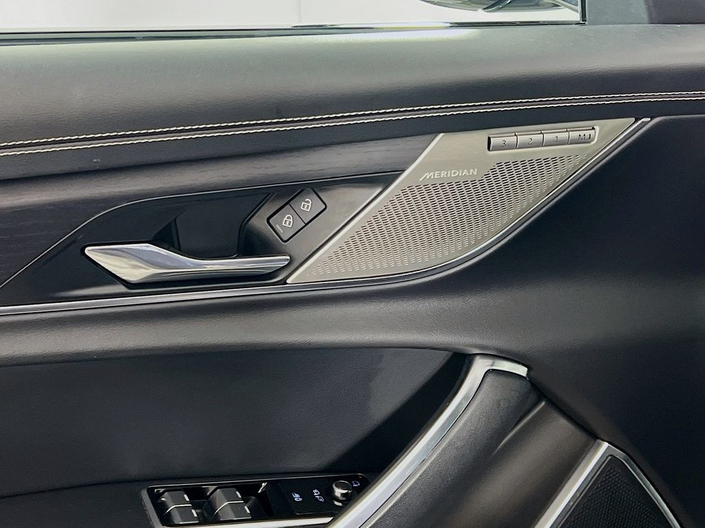 2024 Jaguar XF R-Dynamic SE - Photo 19