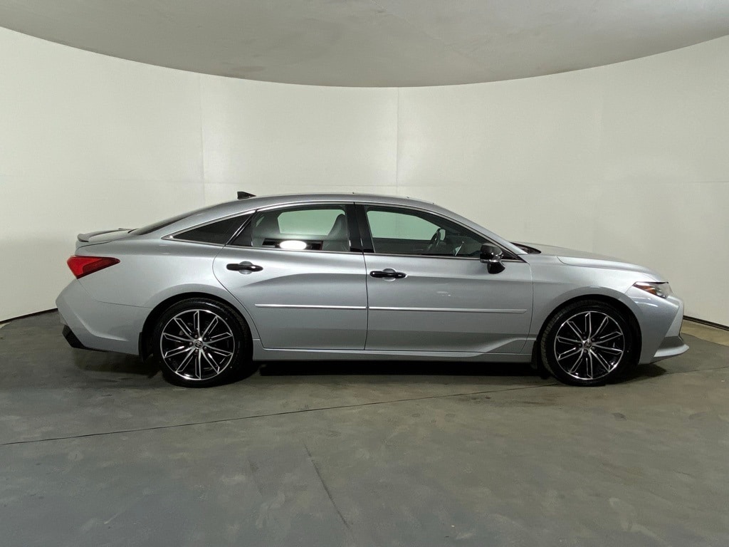 2022 TOYOTA AVALON - Image 4