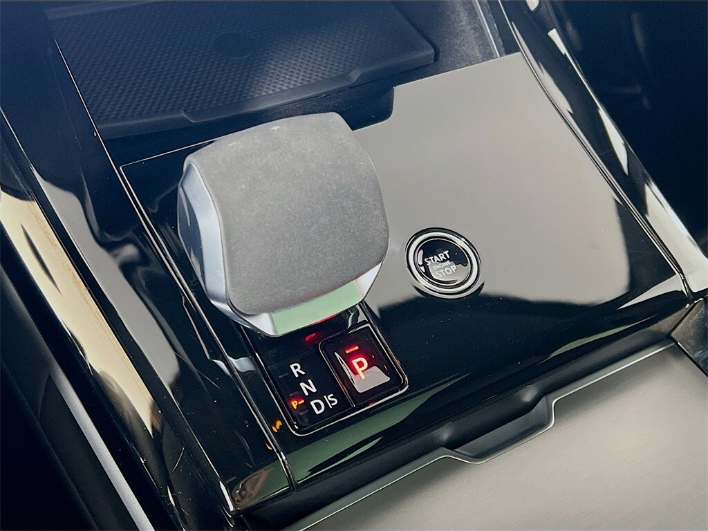 2025 LAND ROVER RANGE ROVER SPORT - Image 17