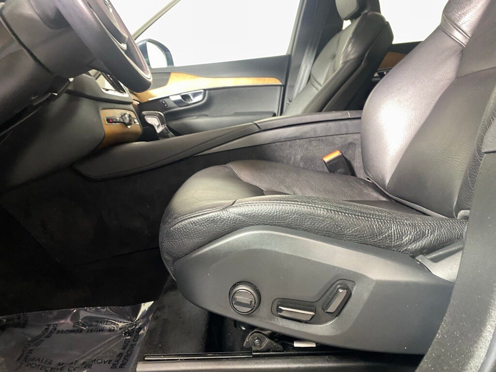 2022 VOLVO XC90 - Image 13