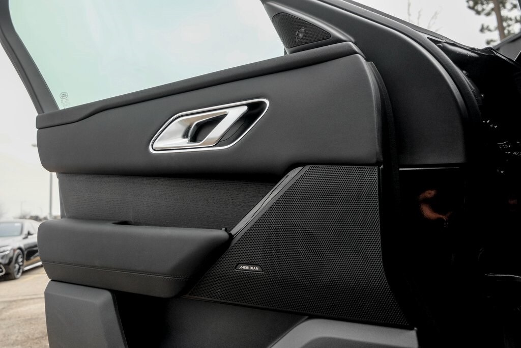 2026 LAND ROVER RANGE ROVER VELAR - Image 11