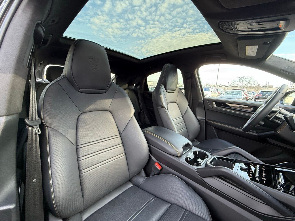 2025 PORSCHE CAYENNE - Image 24