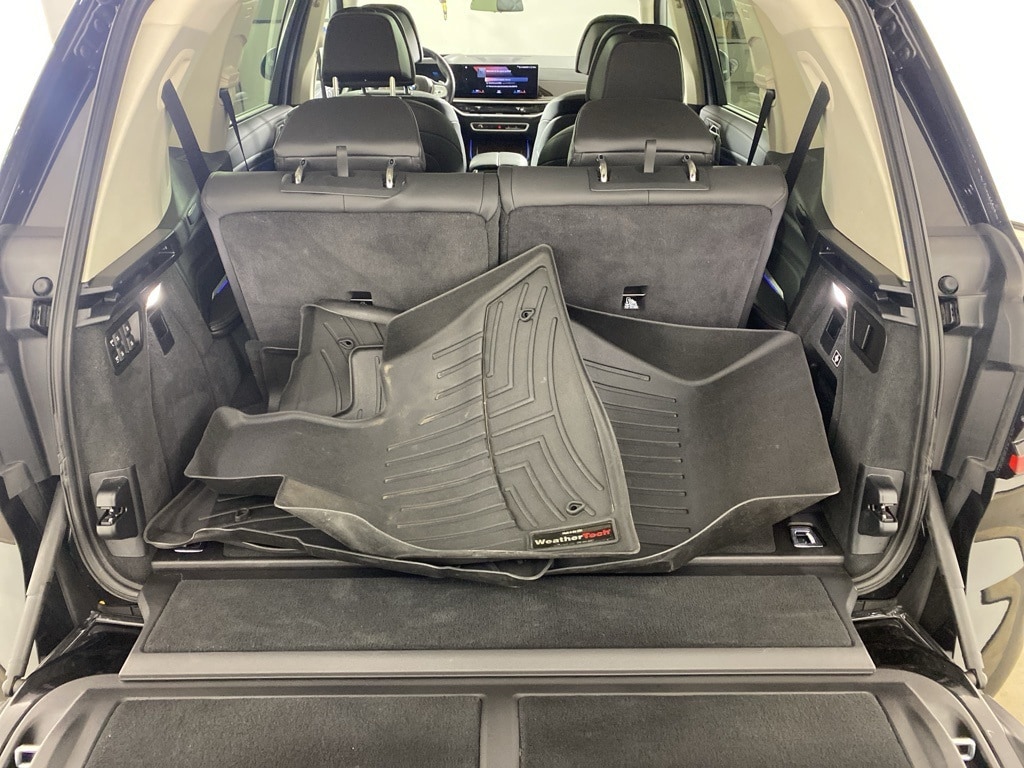 2023 BMW X7 - Image 29