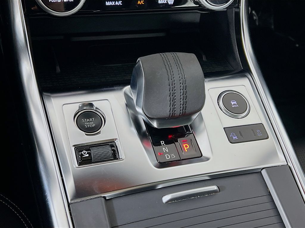 2024 Jaguar XF R-Dynamic SE - Photo 17