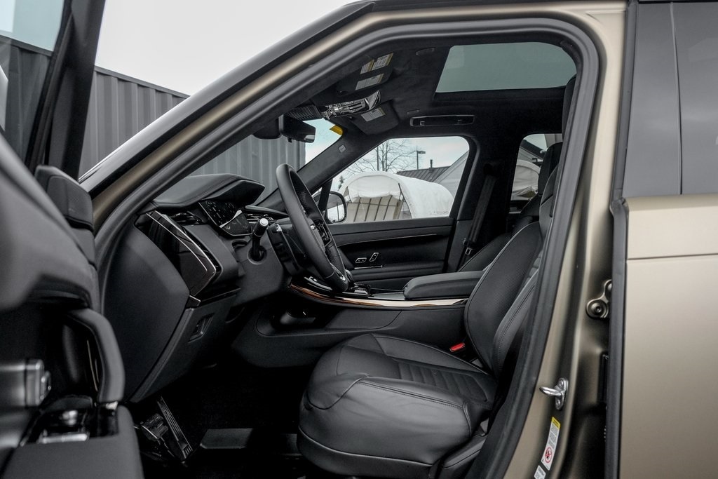 2024 LAND ROVER RANGE ROVER SPORT - Image 12