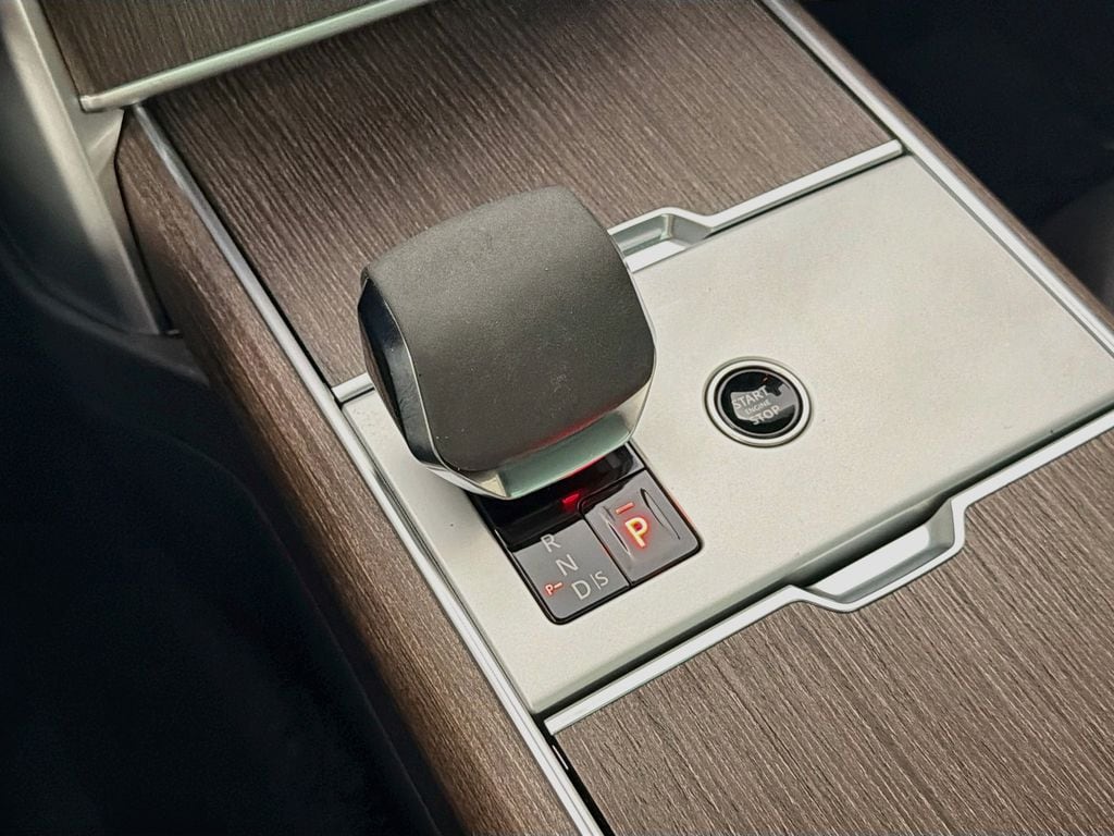 2024 Land Rover Range Rover SE - Photo 17