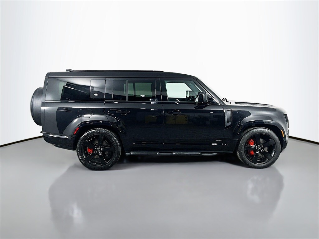 2024 LAND ROVER DEFENDER - Image 4