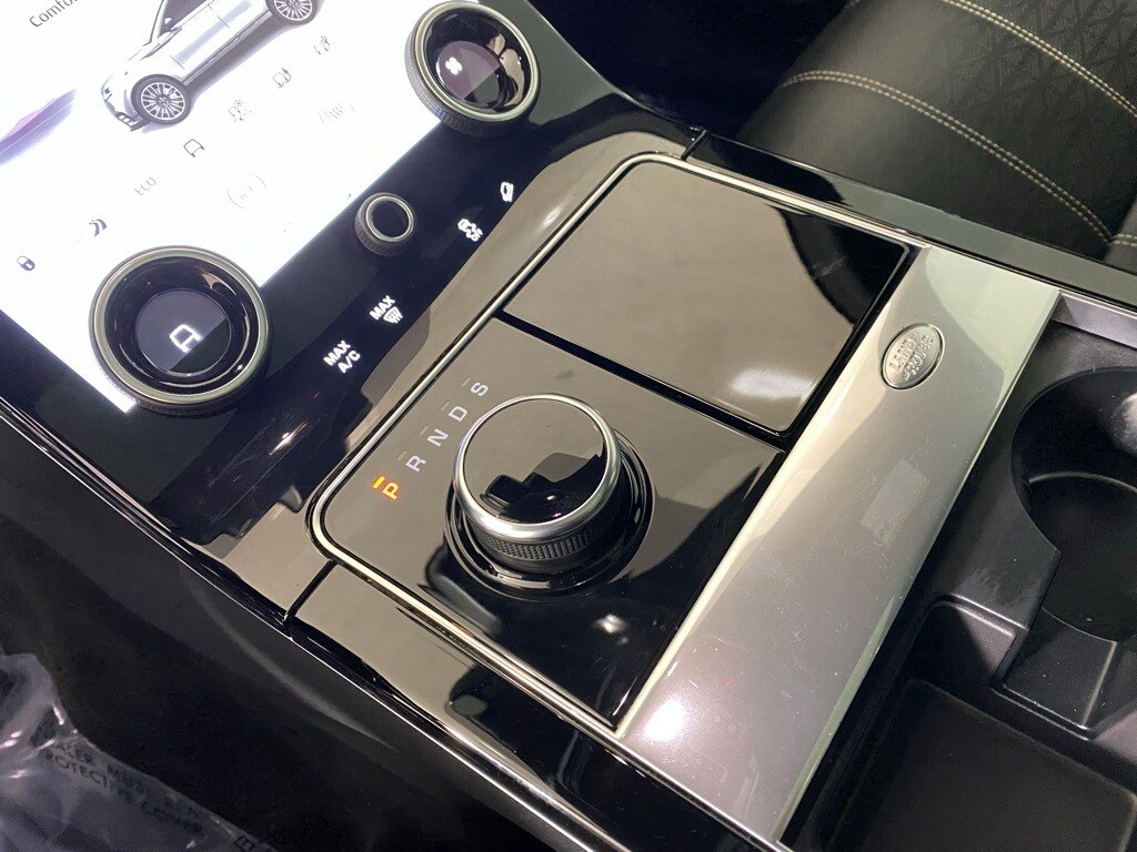 2020 LAND ROVER RANGE ROVER VELAR - Image 24