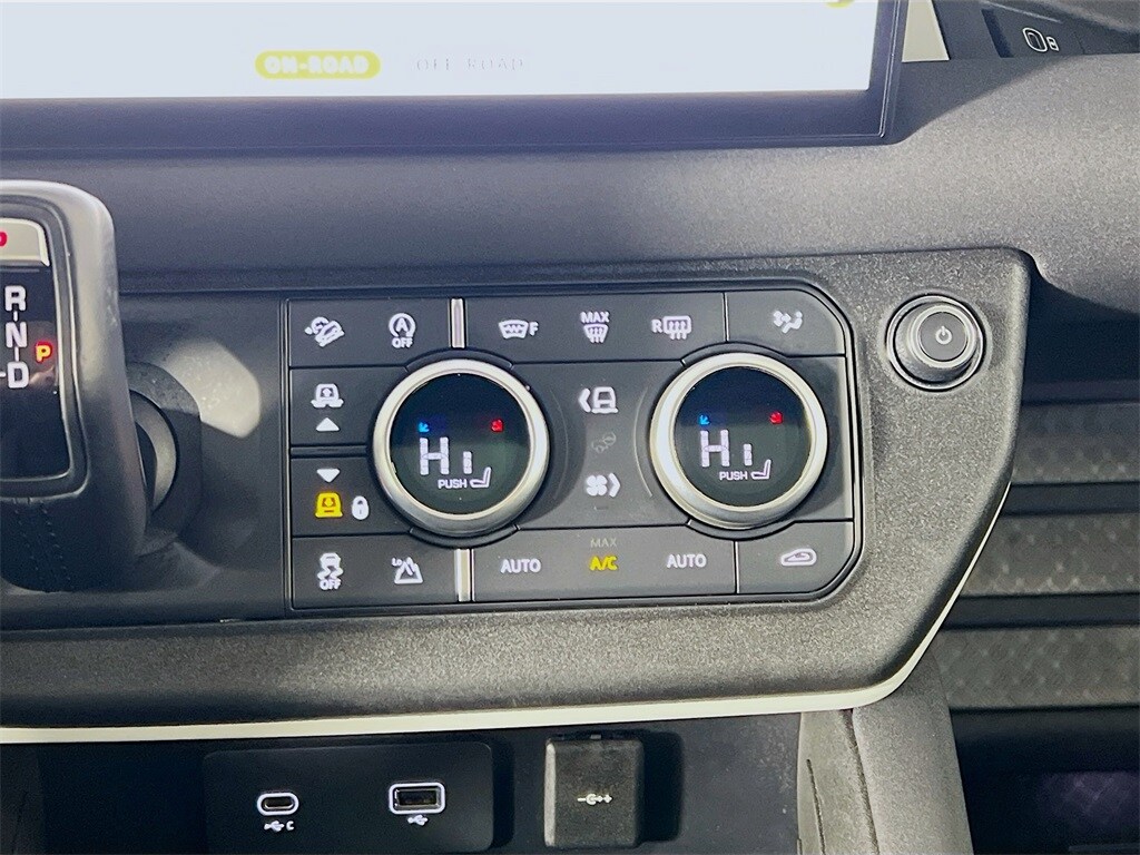 2023 LAND ROVER DEFENDER - Image 16