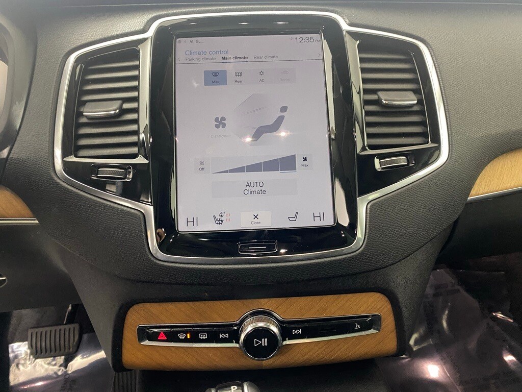 2022 VOLVO XC90 - Image 17