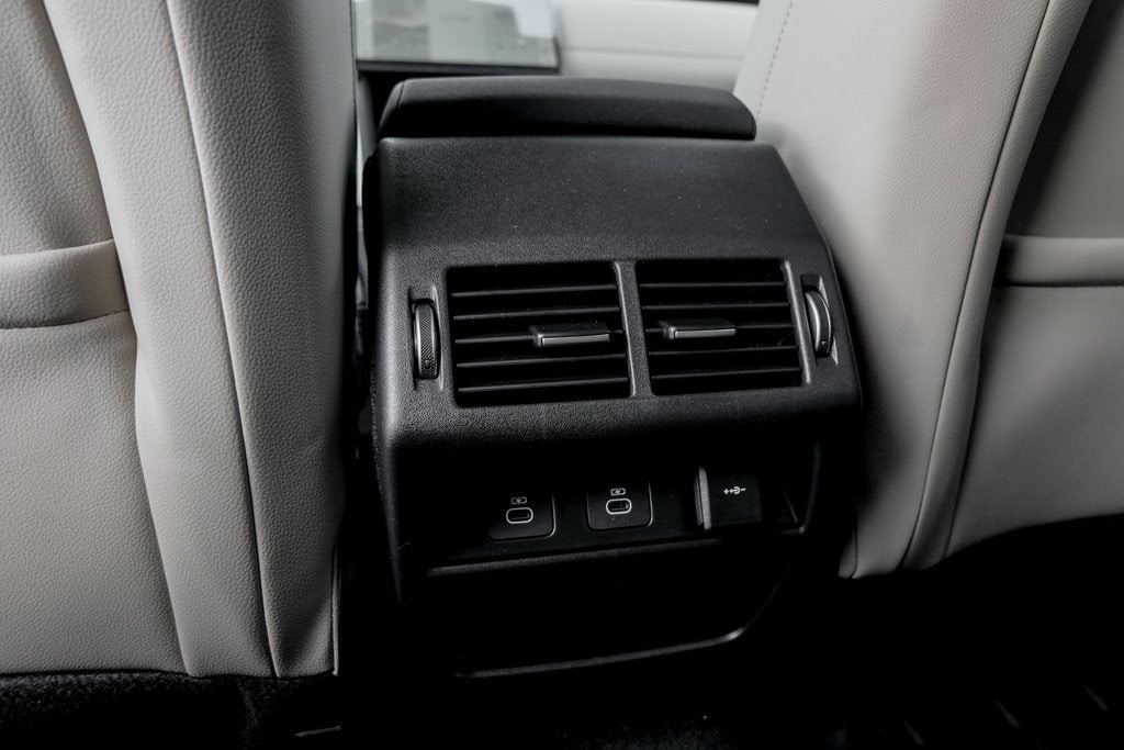 2025 LAND ROVER DISCOVERY SPORT - Image 17