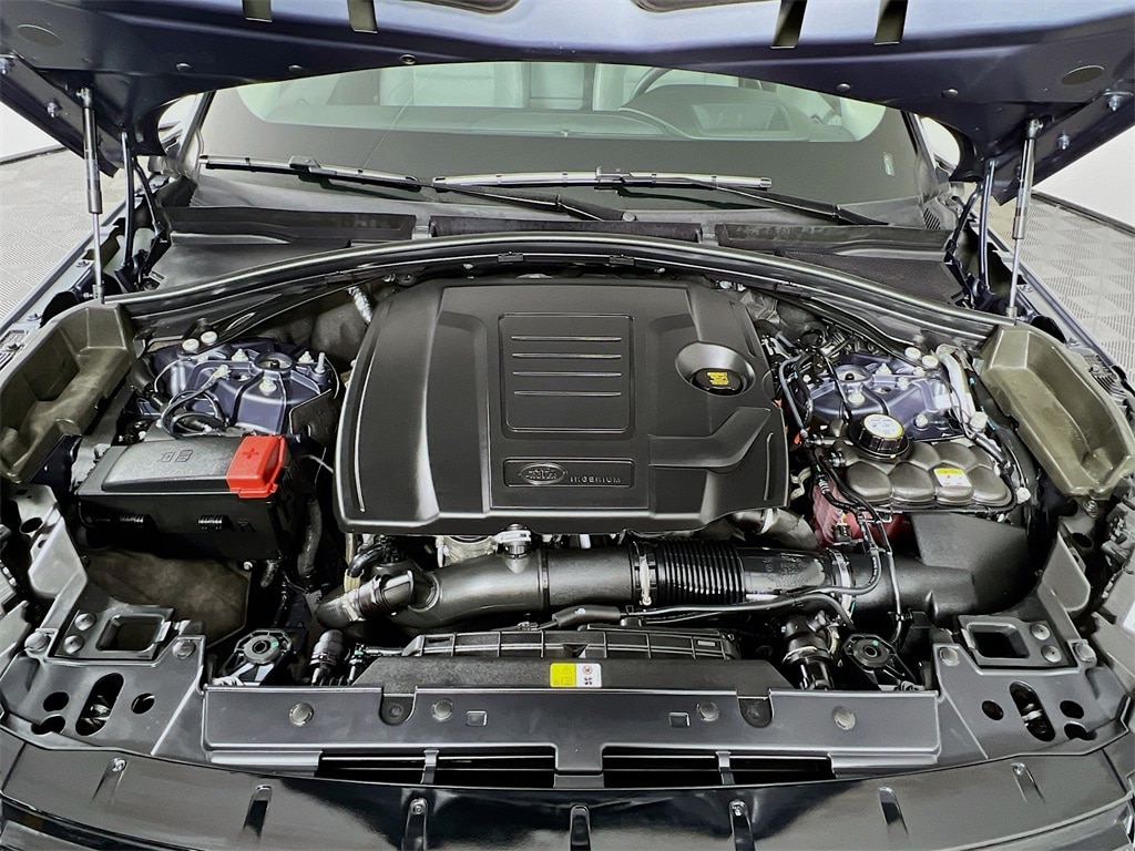 2025 LAND ROVER RANGE ROVER VELAR - Image 31