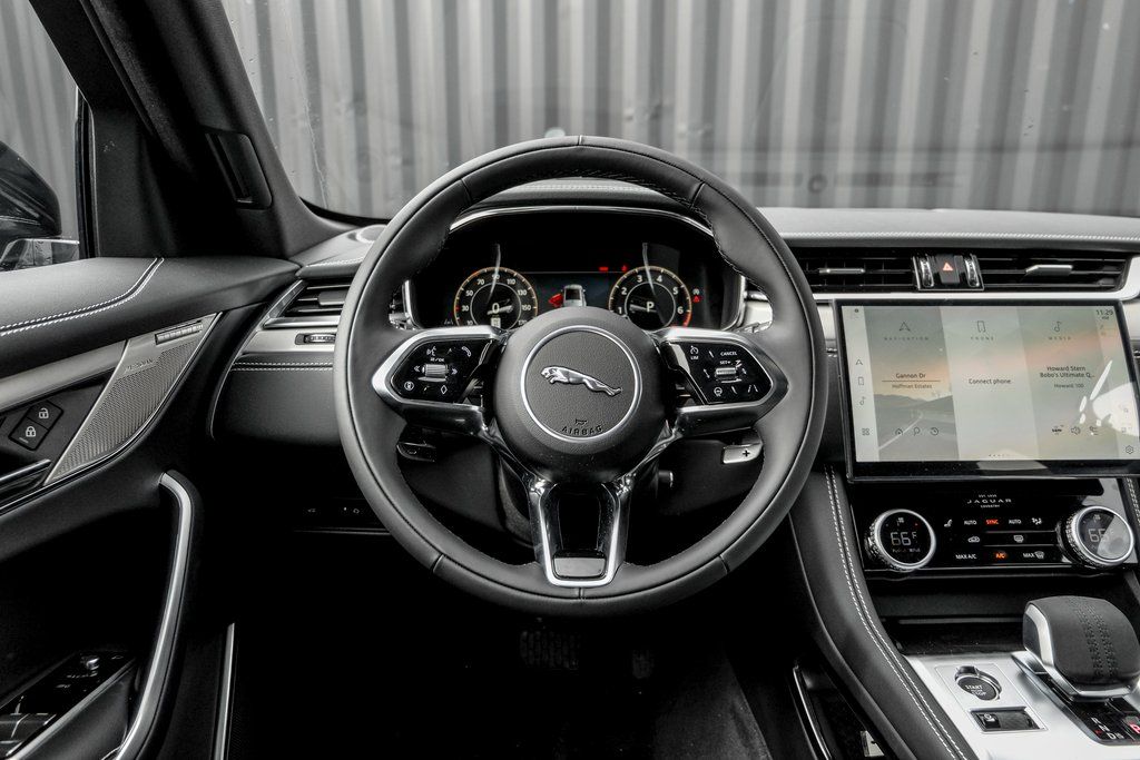 2026 Jaguar F-Pace R-Dynamic S - Photo 17