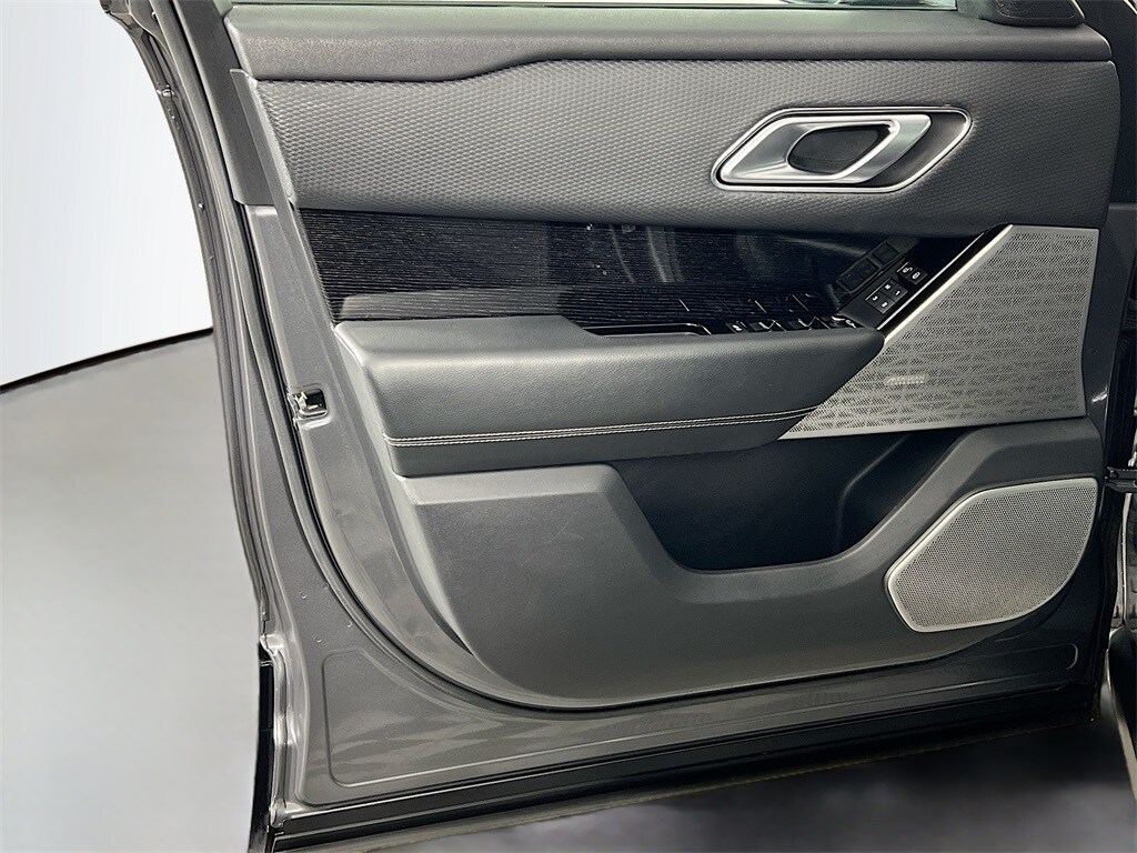 2019 LAND ROVER RANGE ROVER VELAR - Image 18