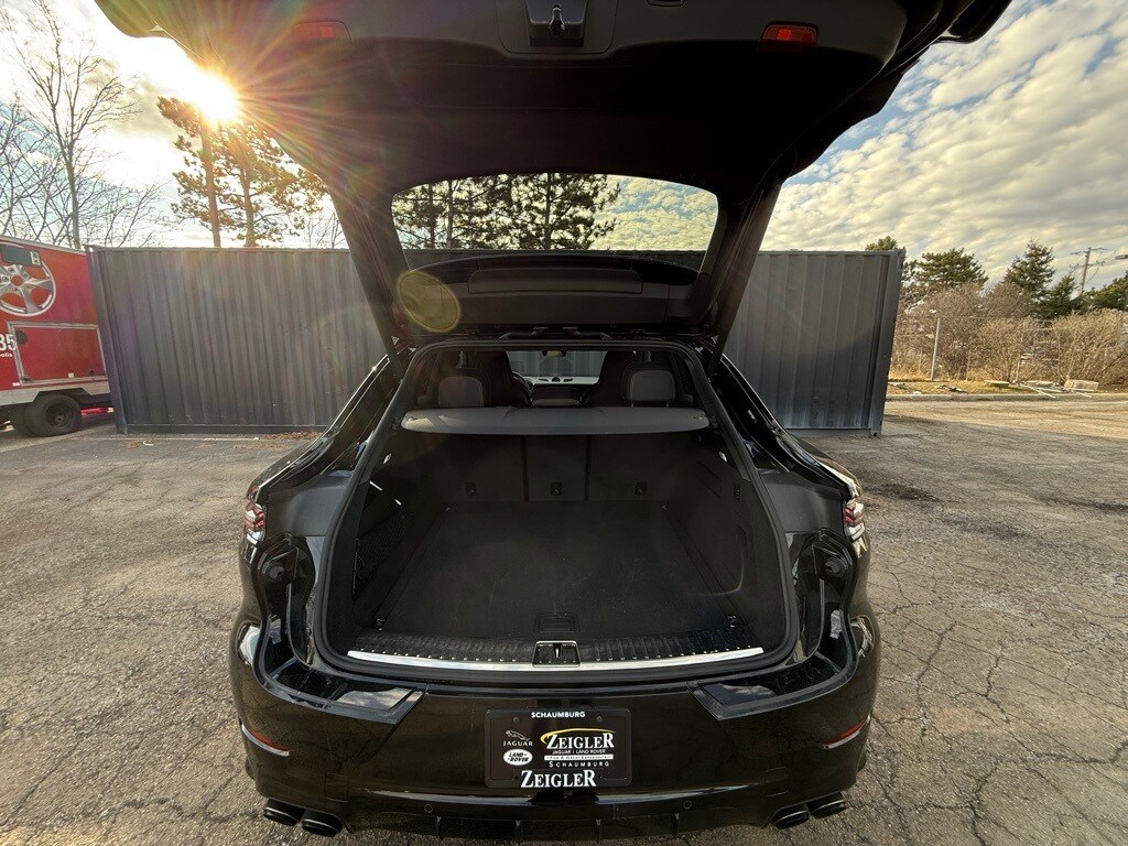2025 PORSCHE CAYENNE - Image 13