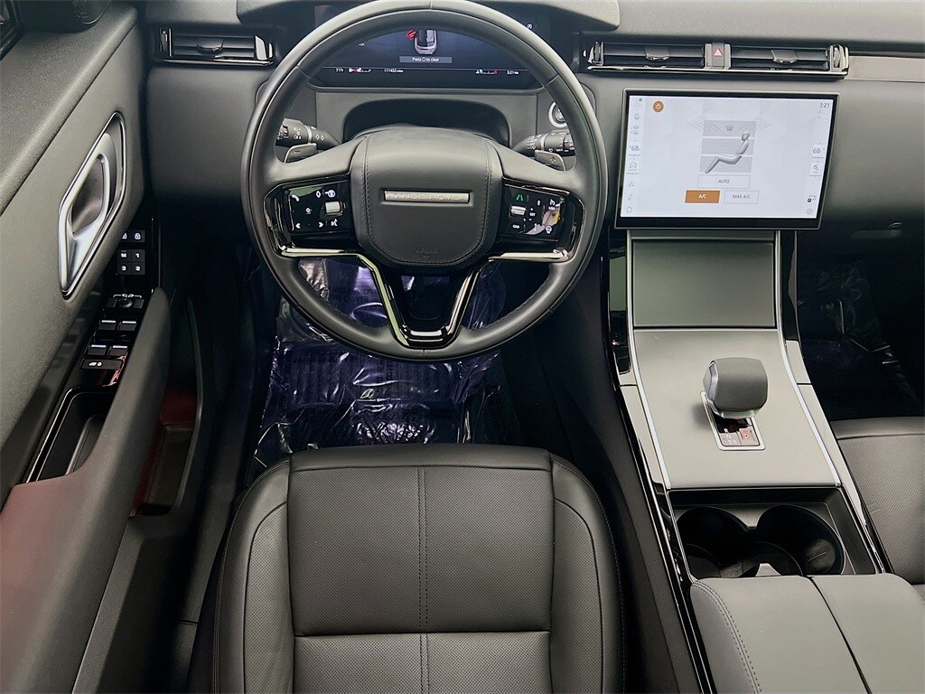 2025 LAND ROVER RANGE ROVER VELAR - Image 24