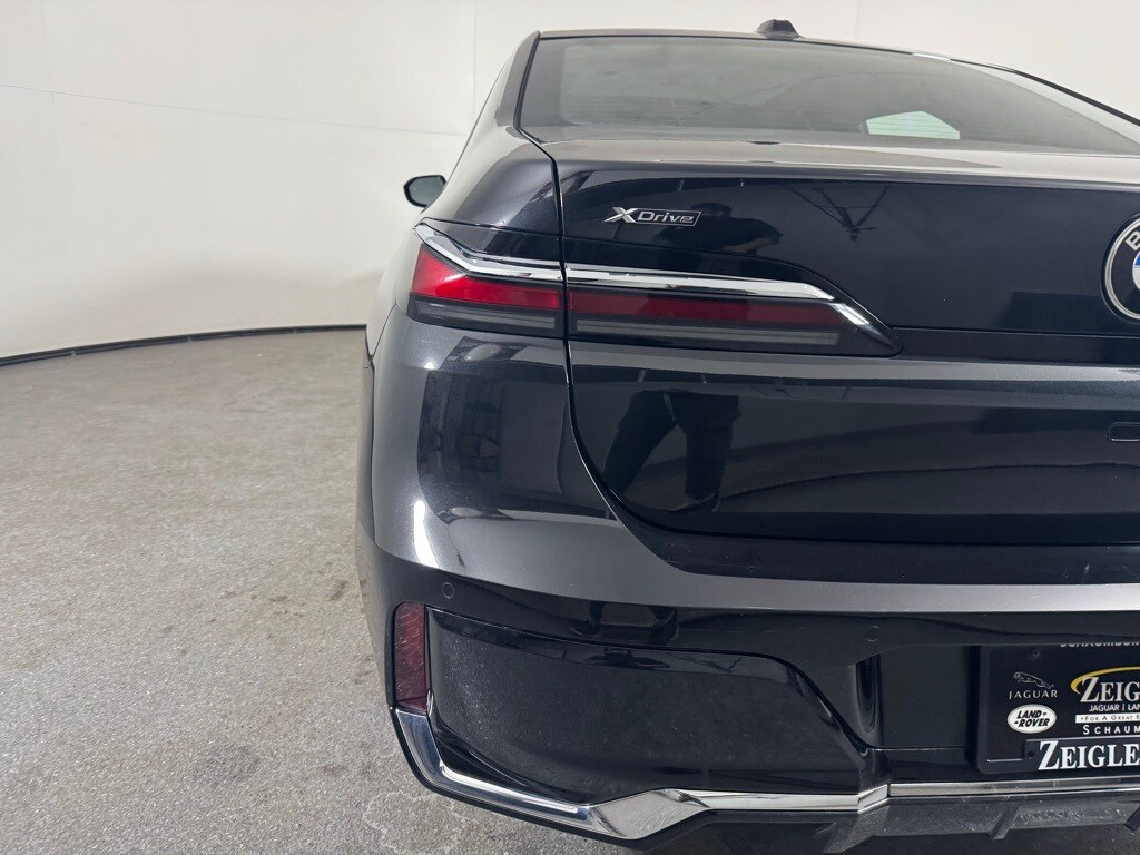 2025 BMW 740I - Image 9