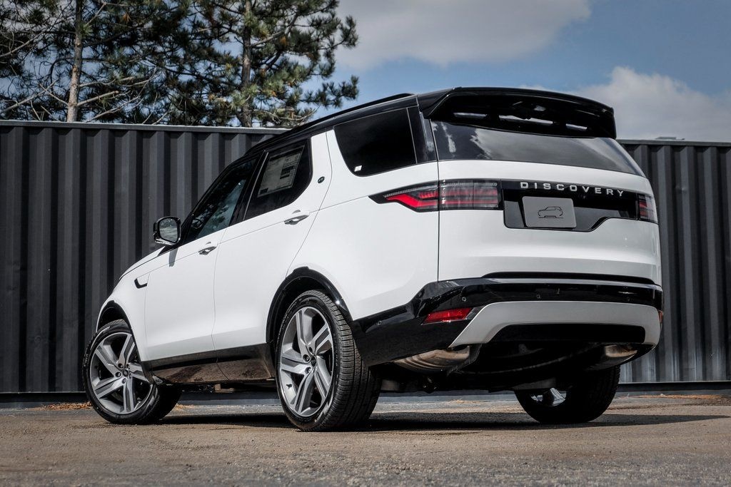 Certified 2025 Land Rover Discovery P360 Metropolitan Edition SUV