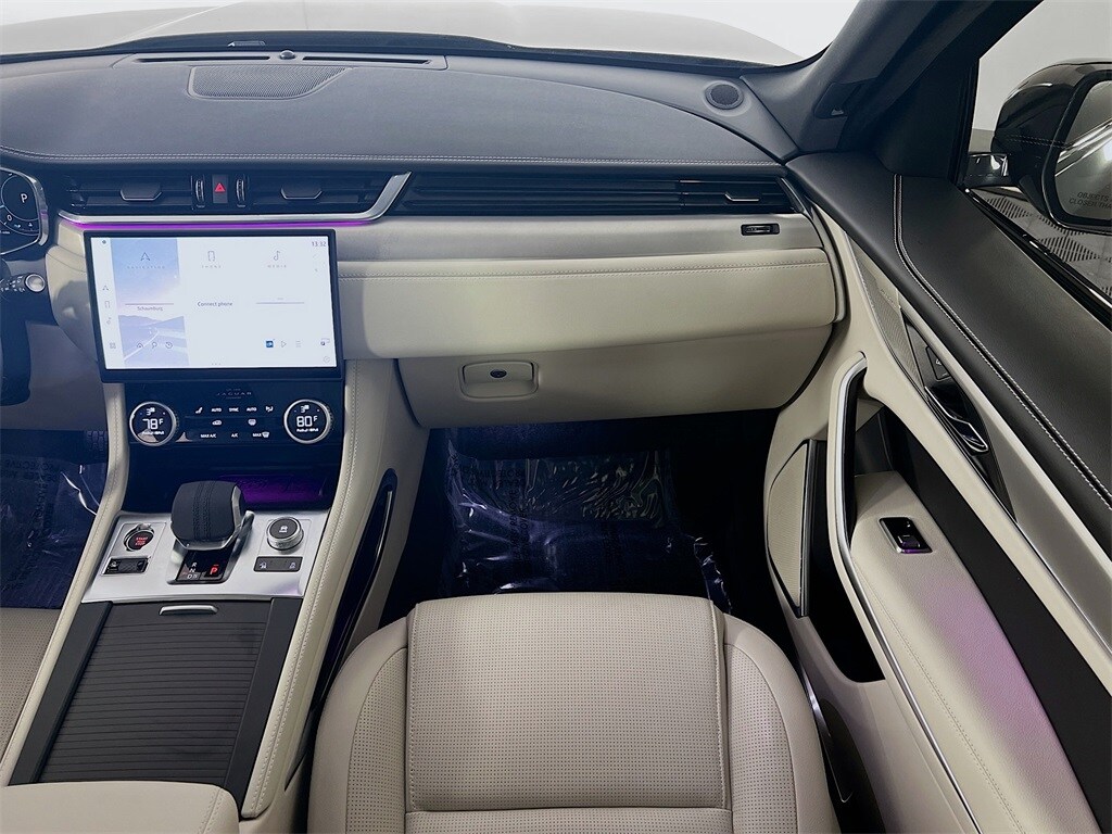 2025 JAGUAR F-PACE - Image 25