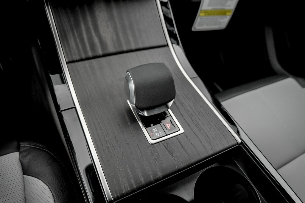 2026 LAND ROVER RANGE ROVER VELAR - Image 15