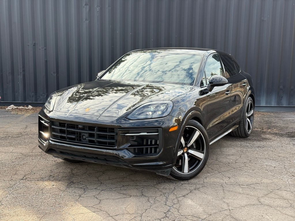 2025 PORSCHE CAYENNE - Image 1