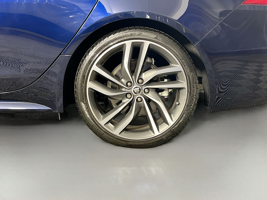 2024 Jaguar XF R-Dynamic SE - Photo 33