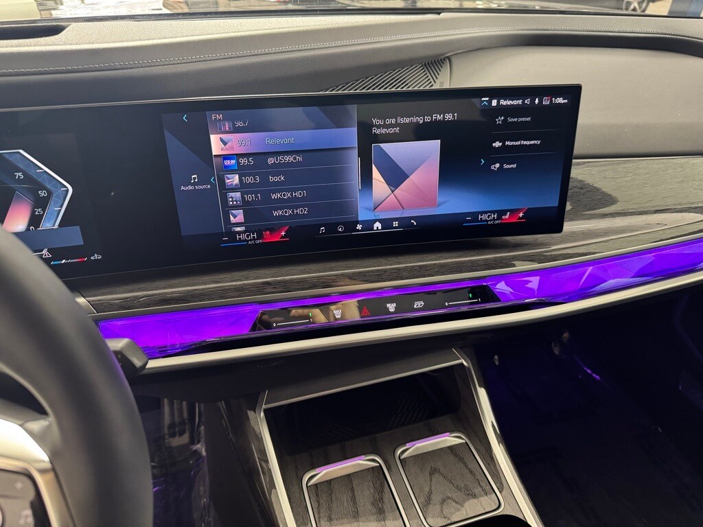 2025 BMW 740I - Image 21