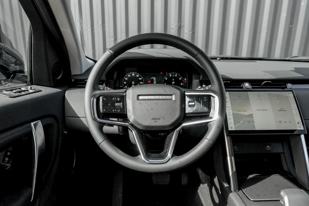 2025 LAND ROVER DISCOVERY SPORT - Image 18