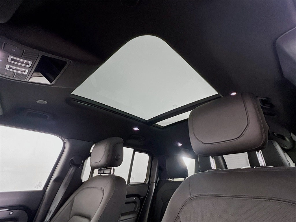 2024 LAND ROVER DEFENDER - Image 22