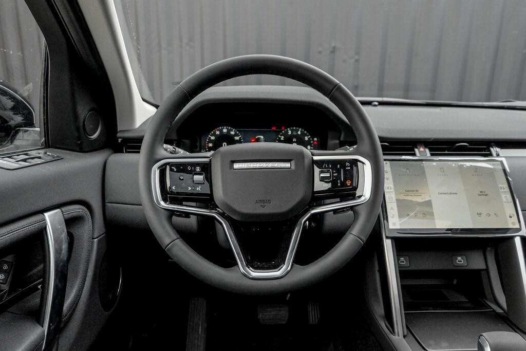 2025 LAND ROVER DISCOVERY SPORT - Image 17