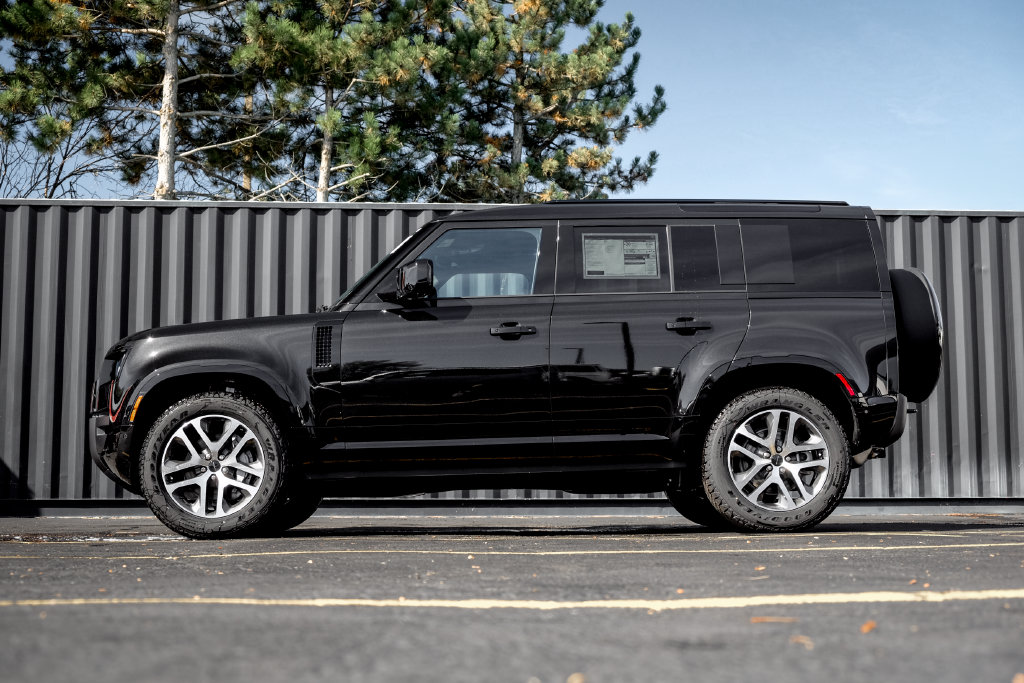 New 2026 Land Rover Defender 110 X-Dynamic SE SUV