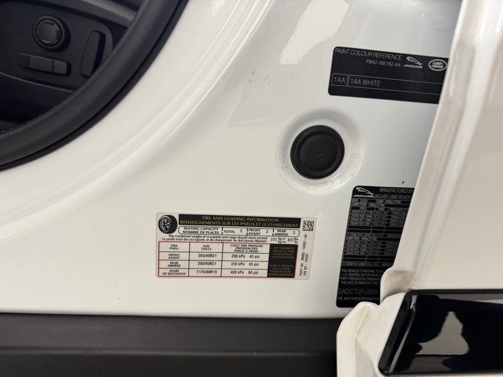 2025 JAGUAR F-PACE - Image 33