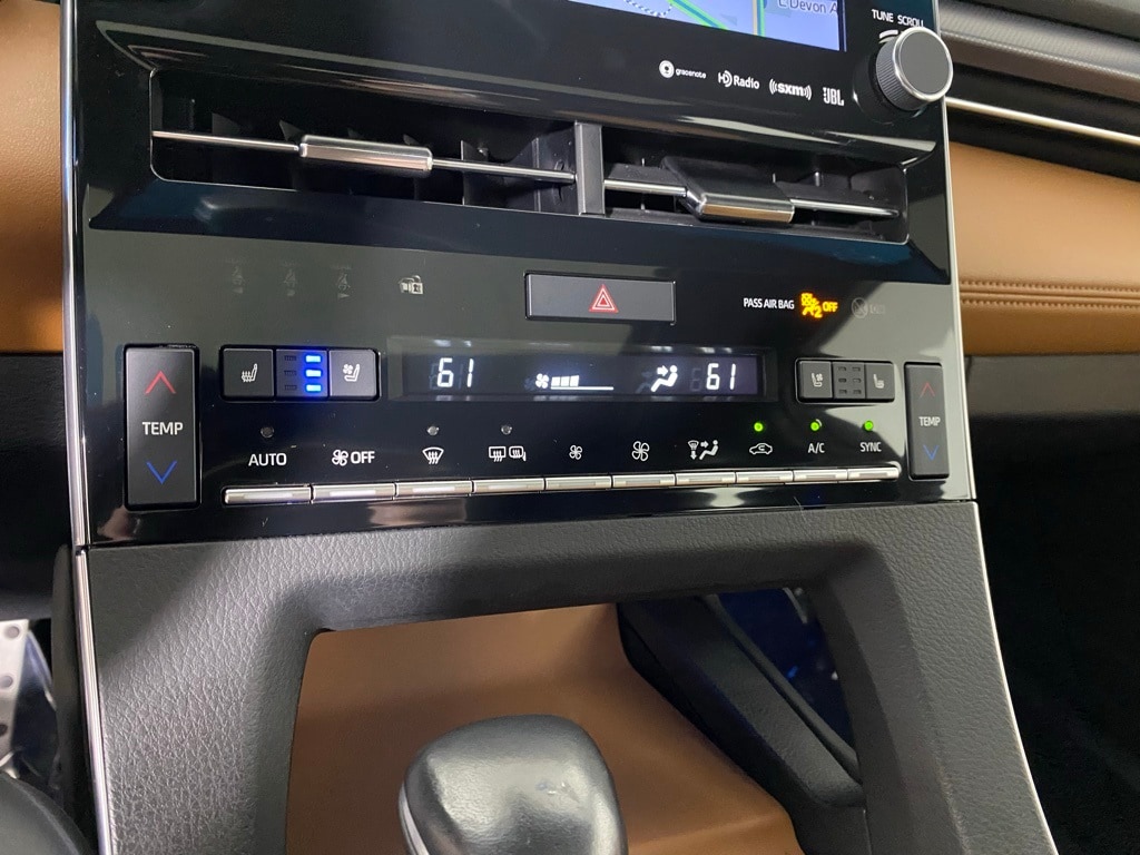 2022 TOYOTA AVALON - Image 17