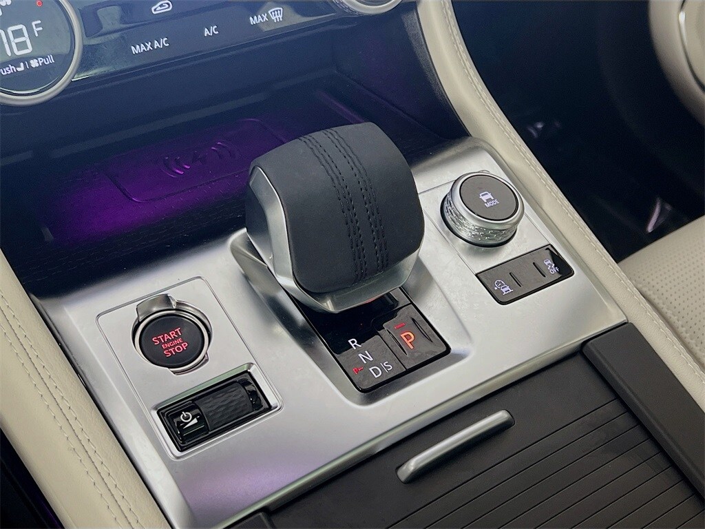 2025 JAGUAR F-PACE - Image 17