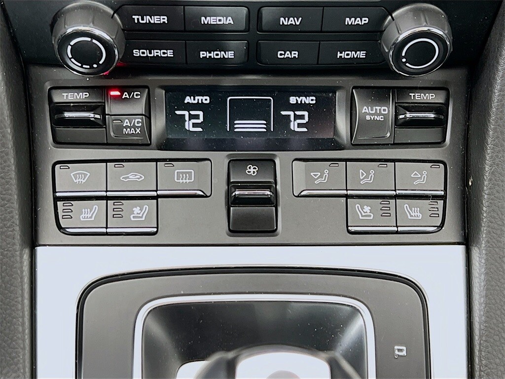 2017 PORSCHE 911 - Image 16