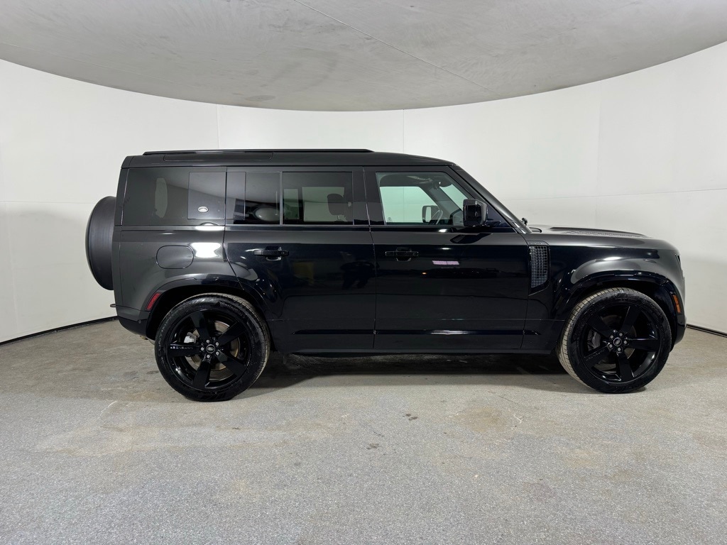 2023 LAND ROVER DEFENDER - Image 4