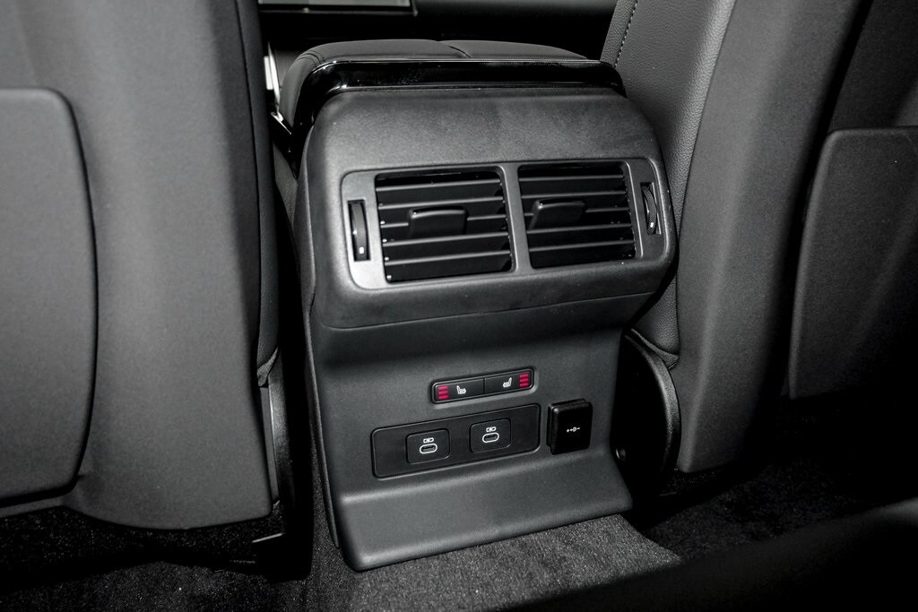 2026 LAND ROVER RANGE ROVER VELAR - Image 17