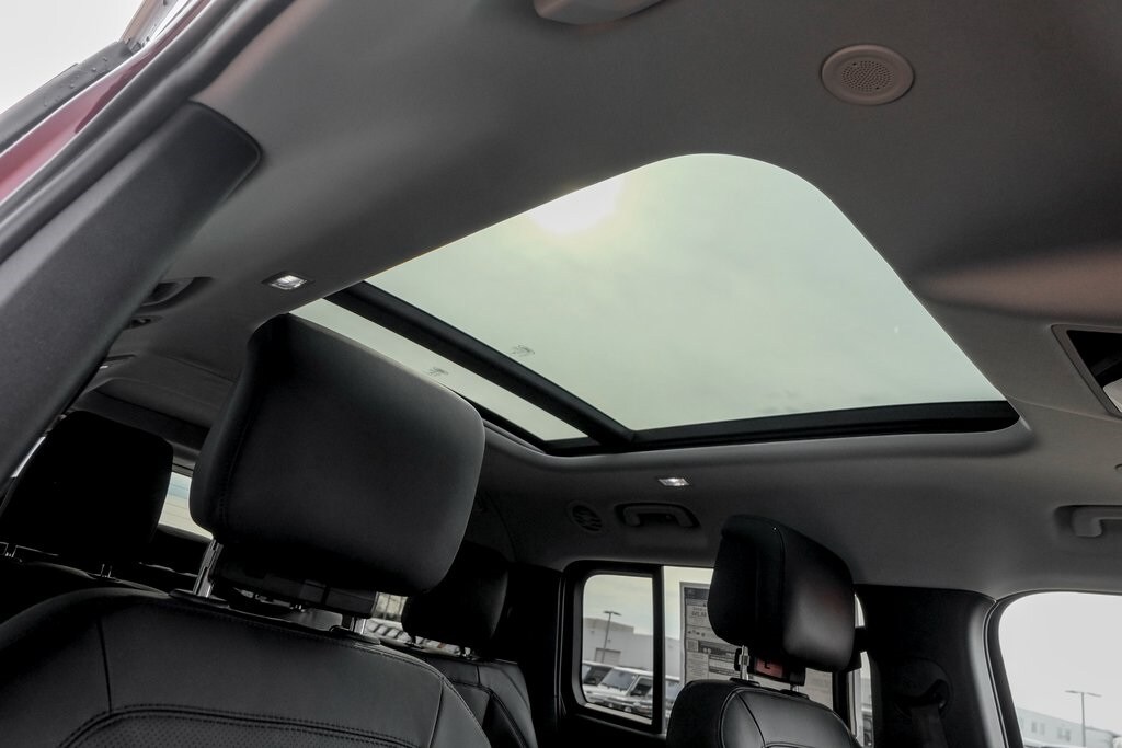 2025 LAND ROVER DEFENDER - Image 25