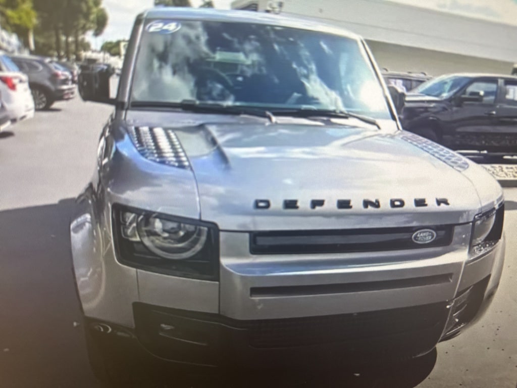Used 2024 Land Rover Defender 130 X-Dynamic SE SUV