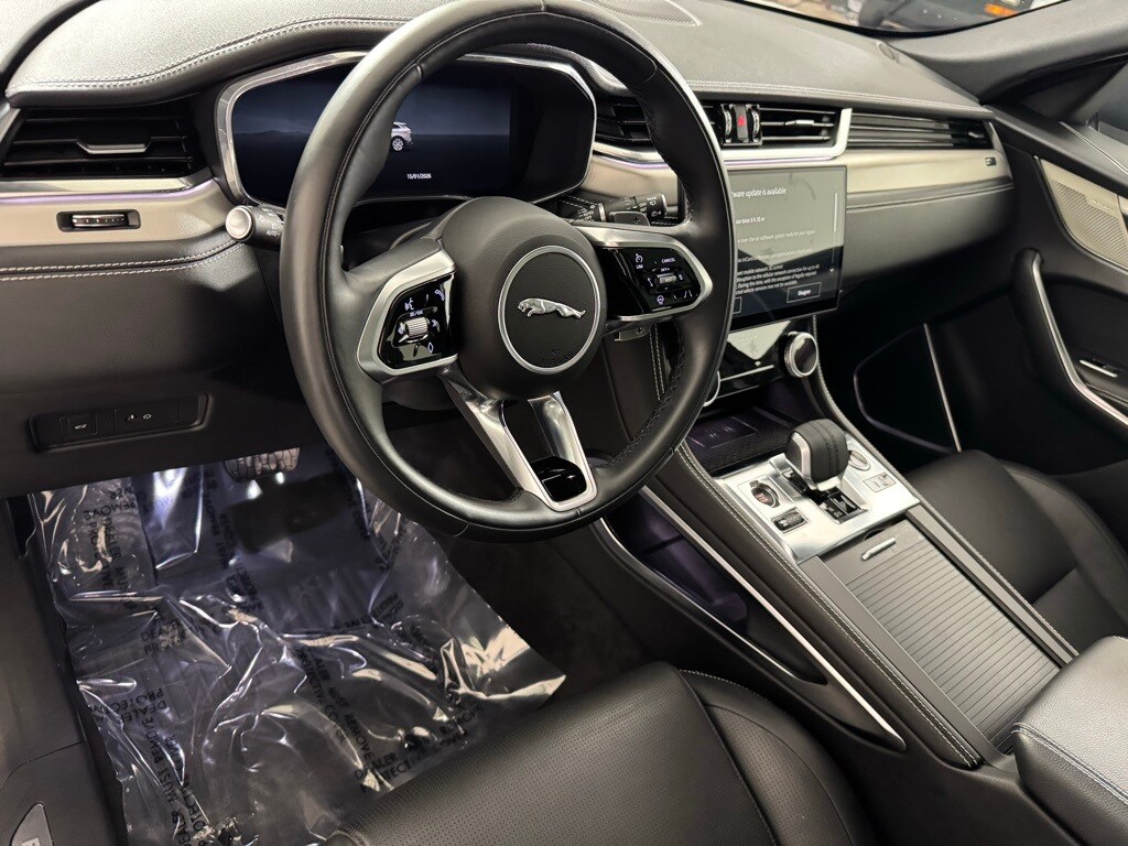 2025 JAGUAR F-PACE - Image 12