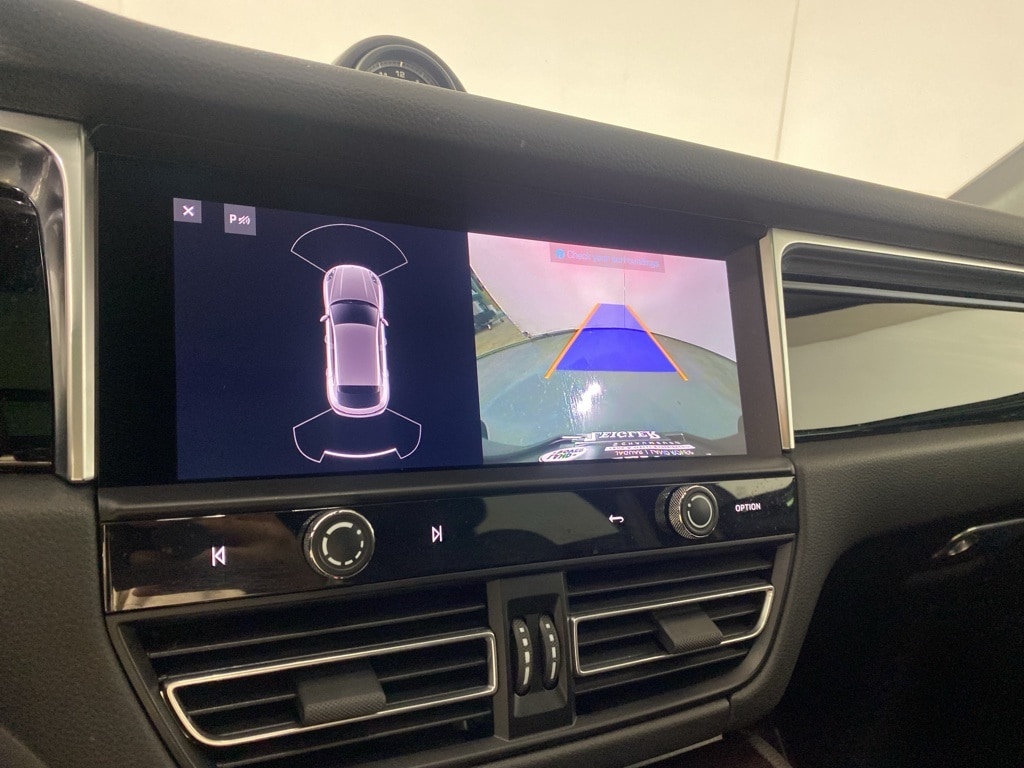 2024 PORSCHE MACAN - Image 10